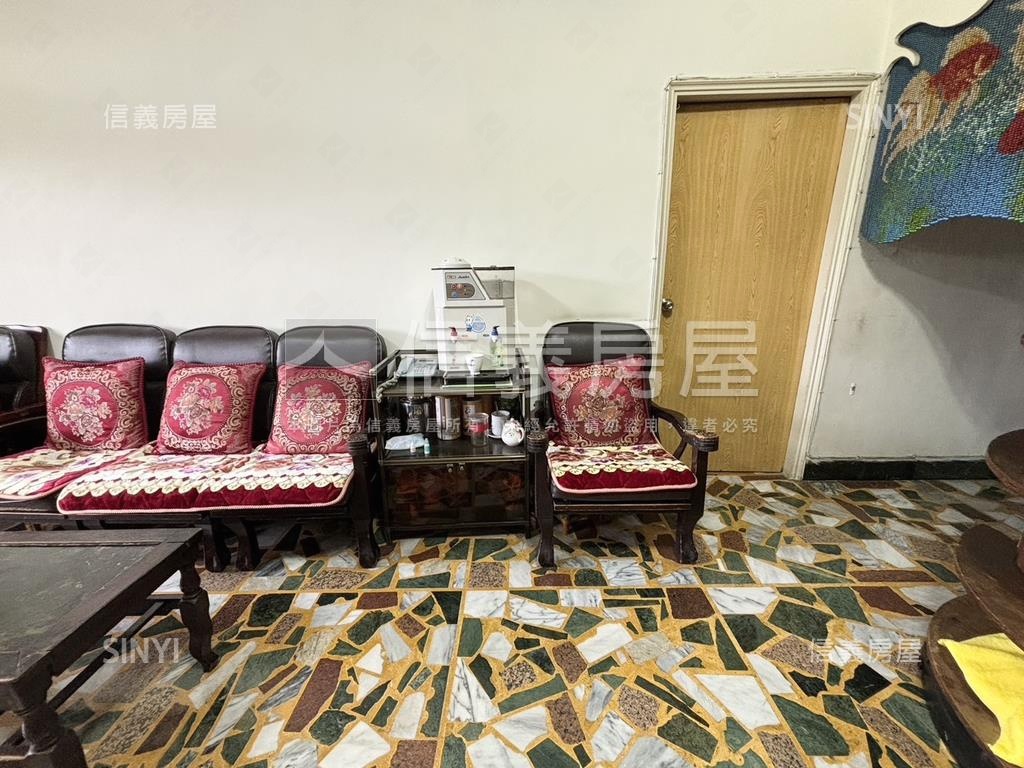 靜巷三面採光公寓房屋室內格局與周邊環境