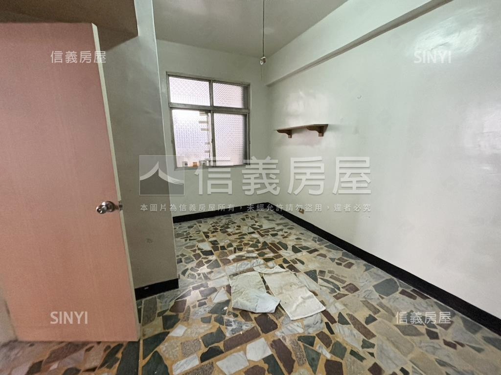 靜巷三面採光公寓房屋室內格局與周邊環境