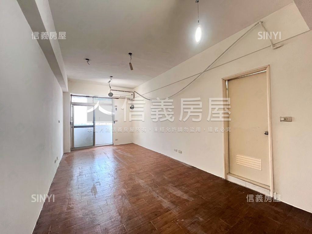 ＜專任＞捷運旁低總價套房房屋室內格局與周邊環境