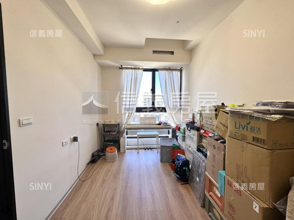 近未來捷運次頂樓兩房車位房屋室內格局與周邊環境