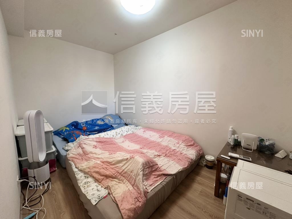 近未來捷運次頂樓兩房車位房屋室內格局與周邊環境