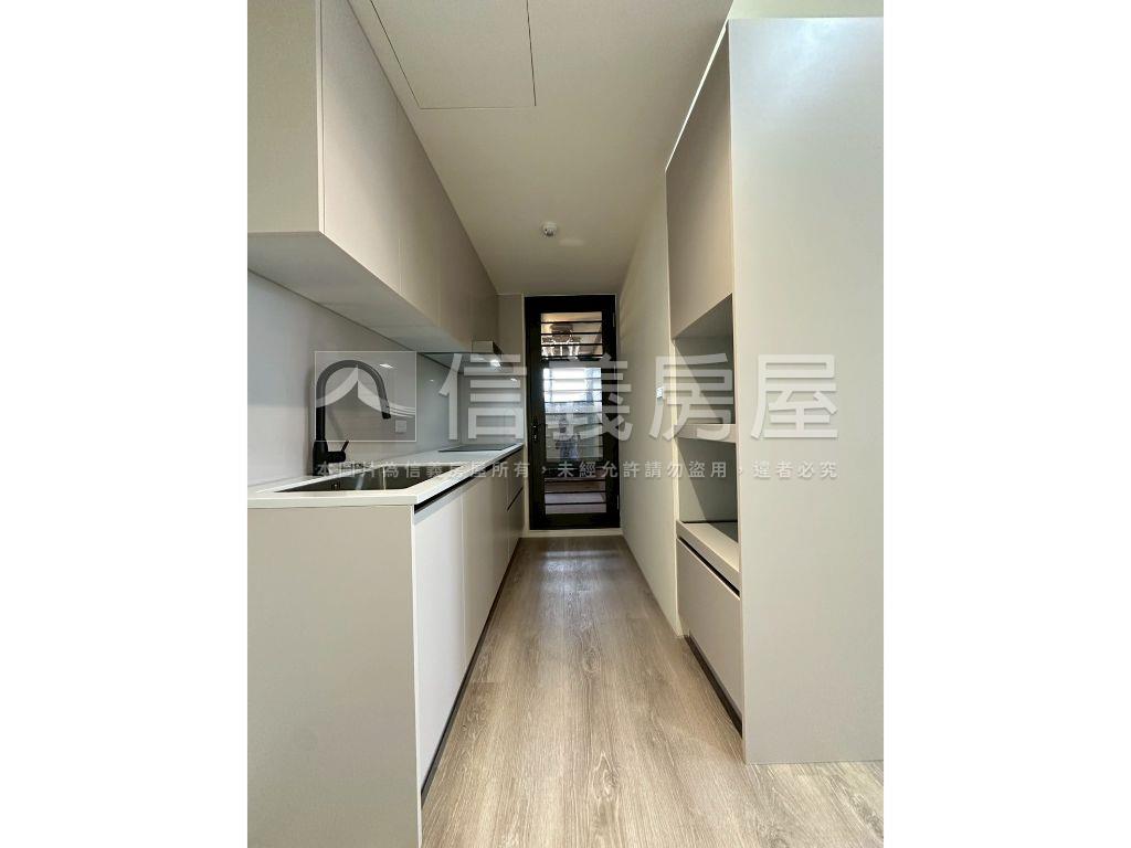 全新深耕１３景觀綠意宅房屋室內格局與周邊環境