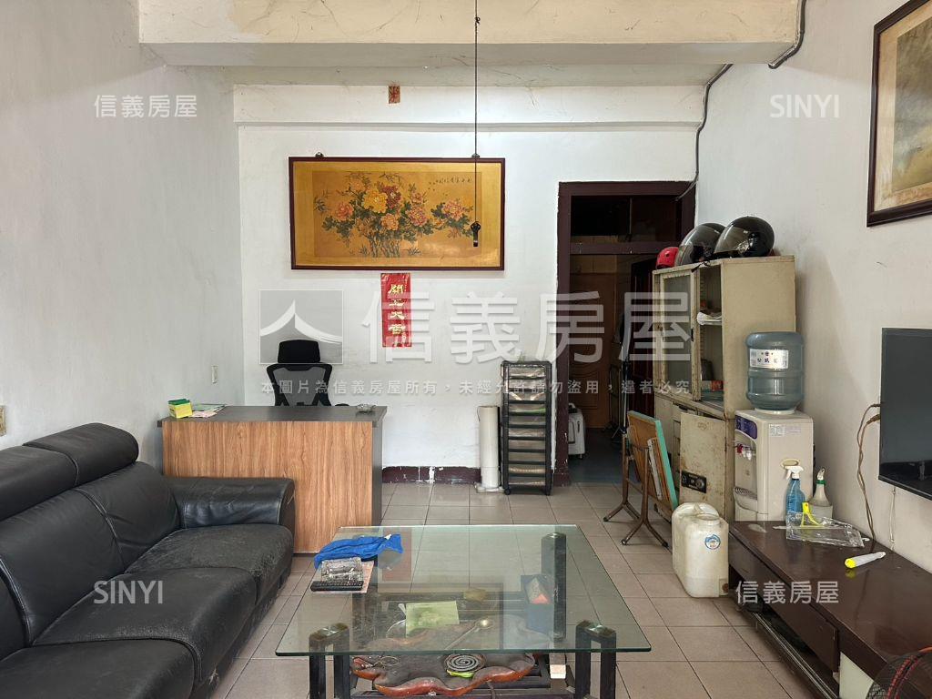 正北屯路近捷運站店面！房屋室內格局與周邊環境