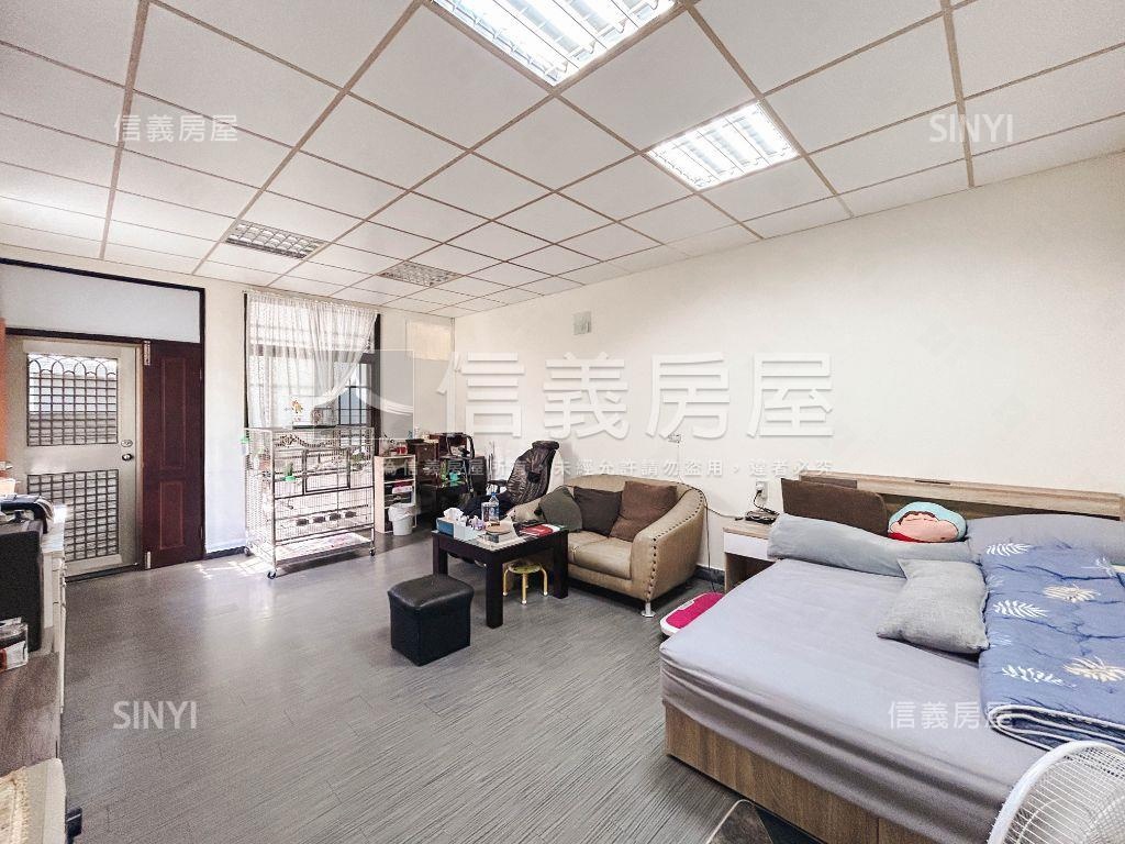 東區市心邊間角窗車墅房屋室內格局與周邊環境