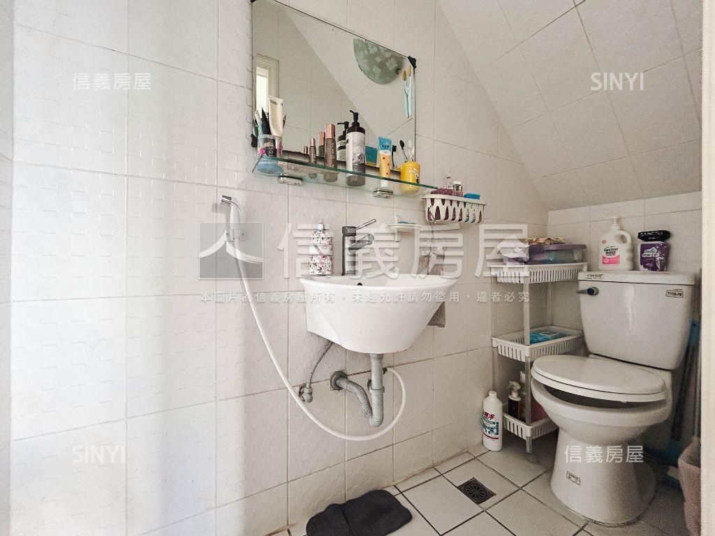 東區市心邊間角窗車墅房屋室內格局與周邊環境