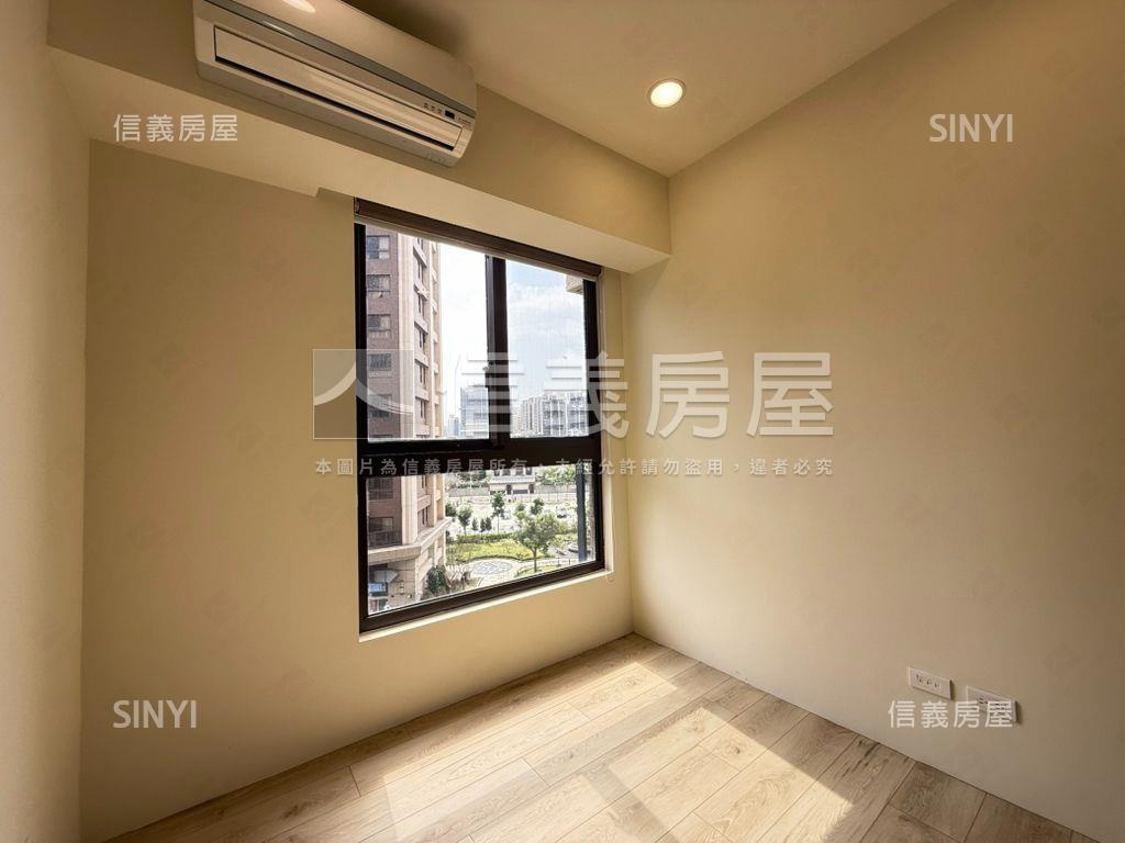看！八擴前後陽台２房車位房屋室內格局與周邊環境