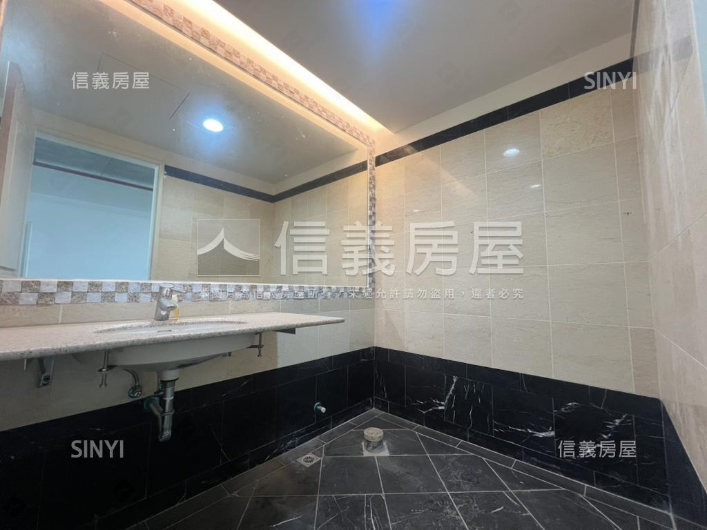 觀海稀有釋出球場景觀大戶房屋室內格局與周邊環境