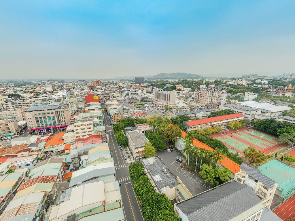 草屯國中旁土地房屋室內格局與周邊環境