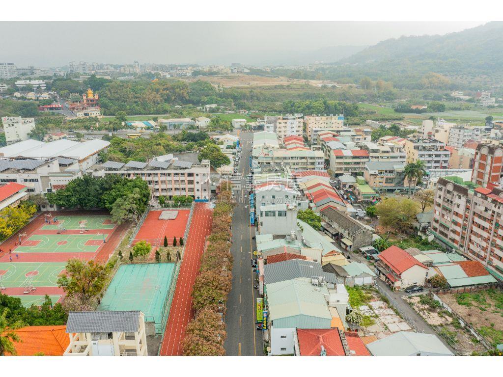 草屯國中旁土地房屋室內格局與周邊環境