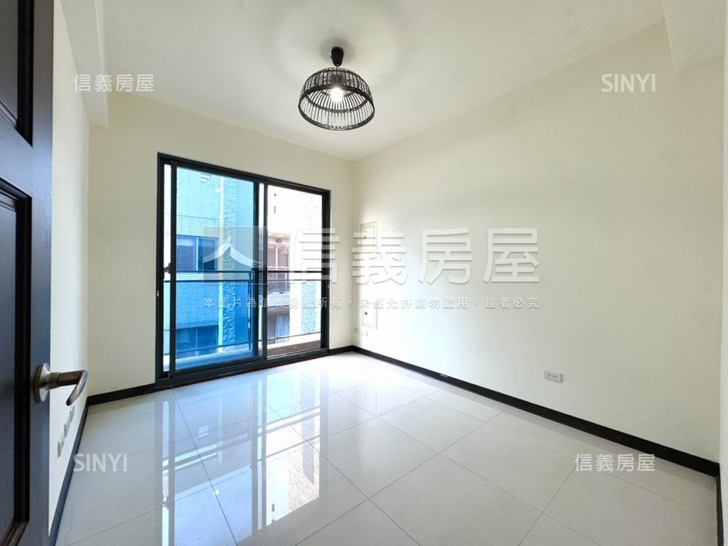 安業寬容｜大面寬臨路透店房屋室內格局與周邊環境