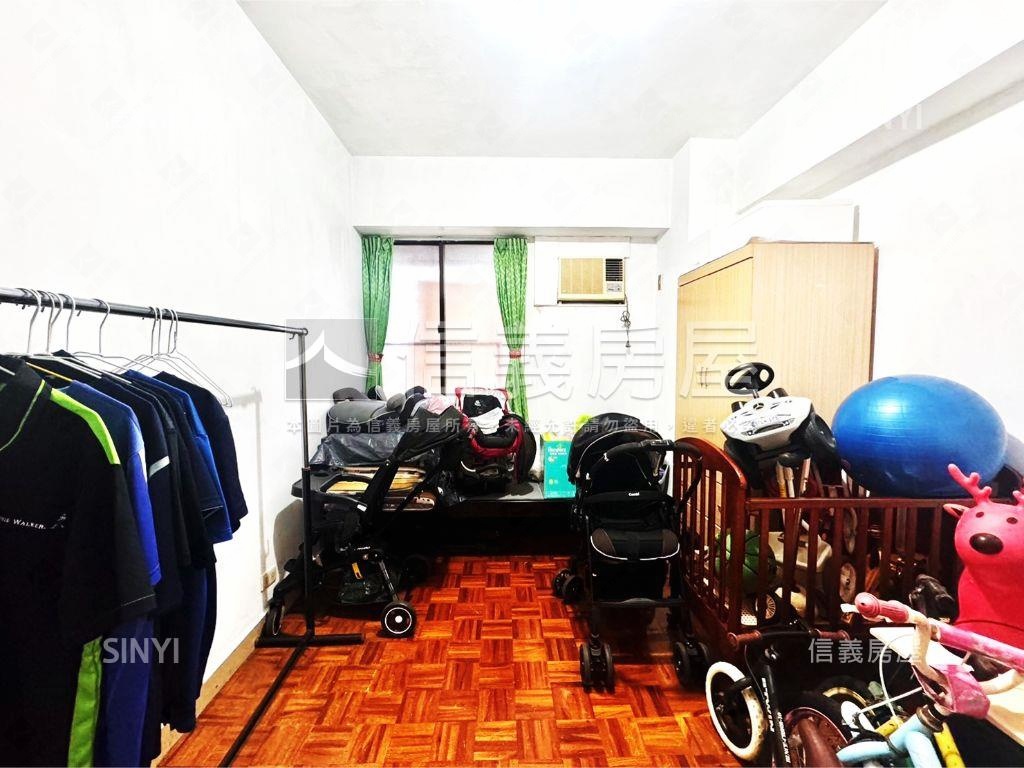 信義區電梯高樓景觀三房房屋室內格局與周邊環境