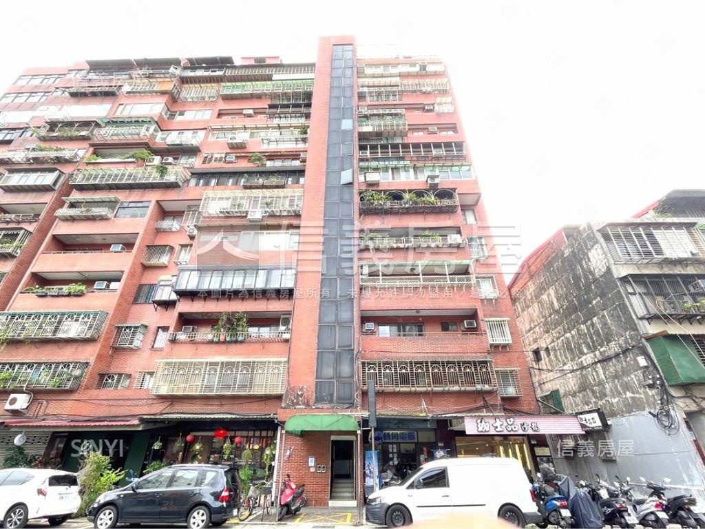 信義區電梯高樓景觀三房房屋室內格局與周邊環境