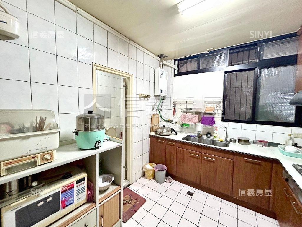 【專任】中港傳家金店面房屋室內格局與周邊環境