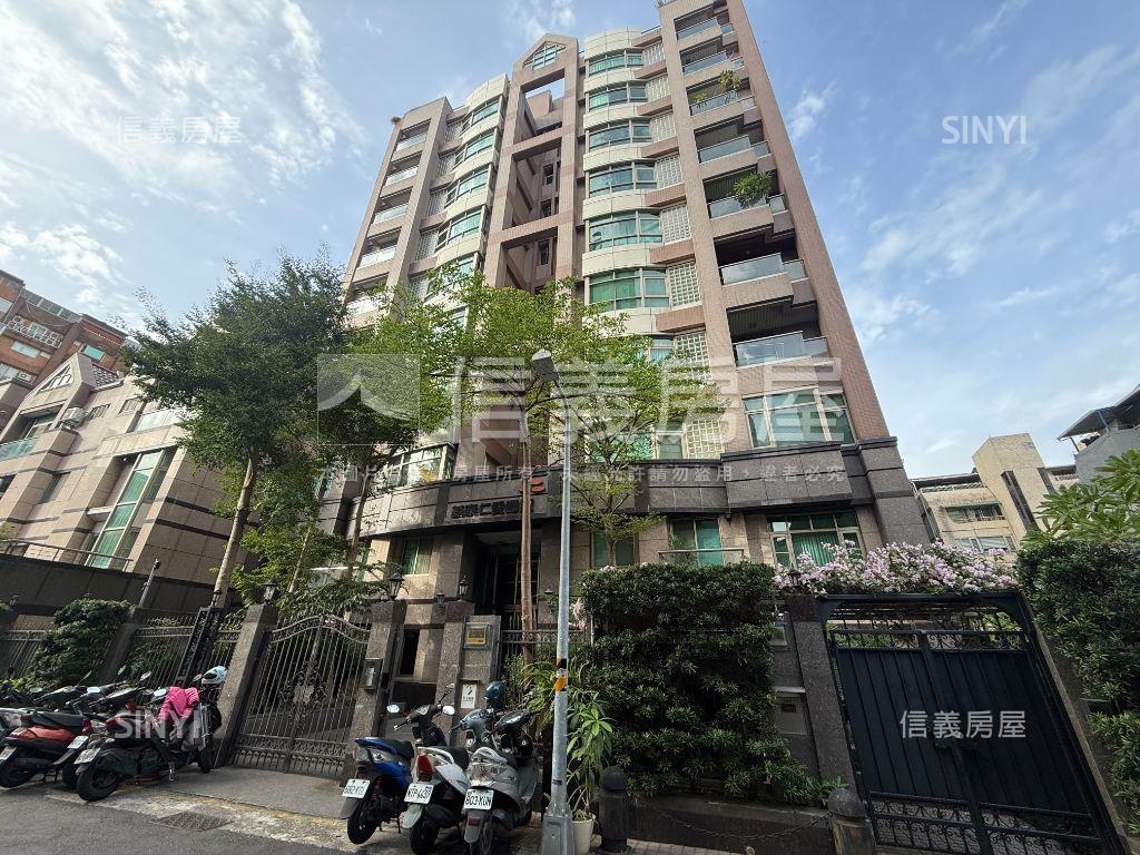 仁愛坡平車位稀有釋出房屋室內格局與周邊環境