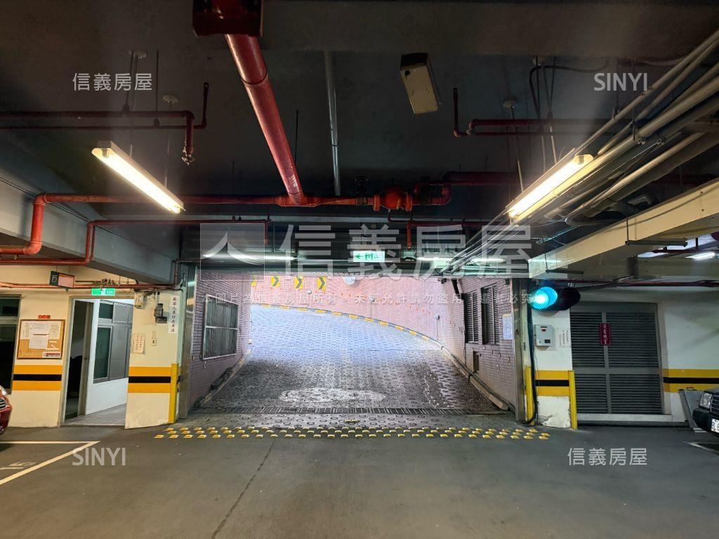 仁愛坡平車位稀有釋出房屋室內格局與周邊環境