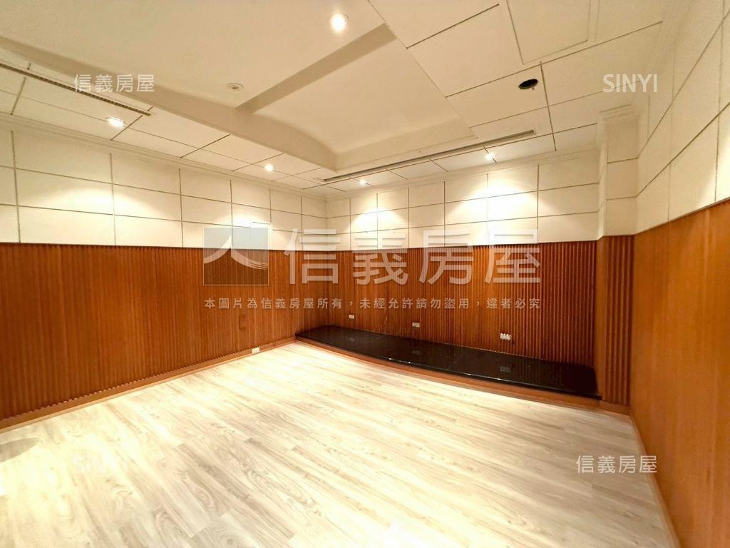 近永華台邦大面寬層峰豪邸房屋室內格局與周邊環境