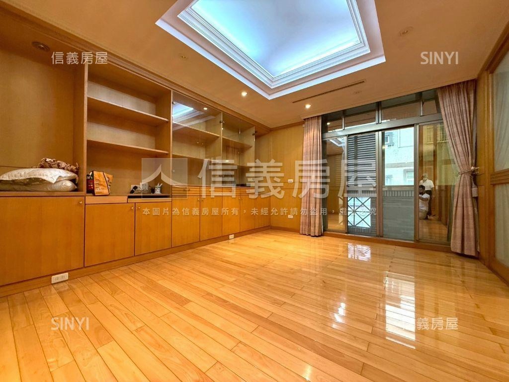 近永華台邦大面寬層峰豪邸房屋室內格局與周邊環境