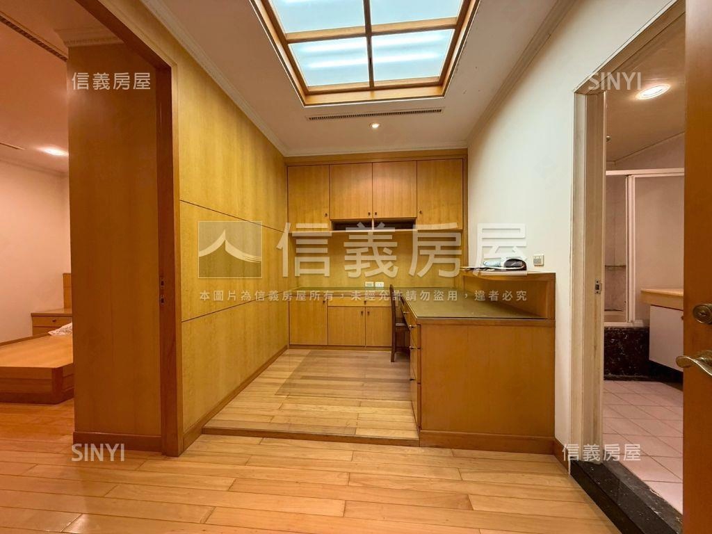 近永華台邦大面寬層峰豪邸房屋室內格局與周邊環境