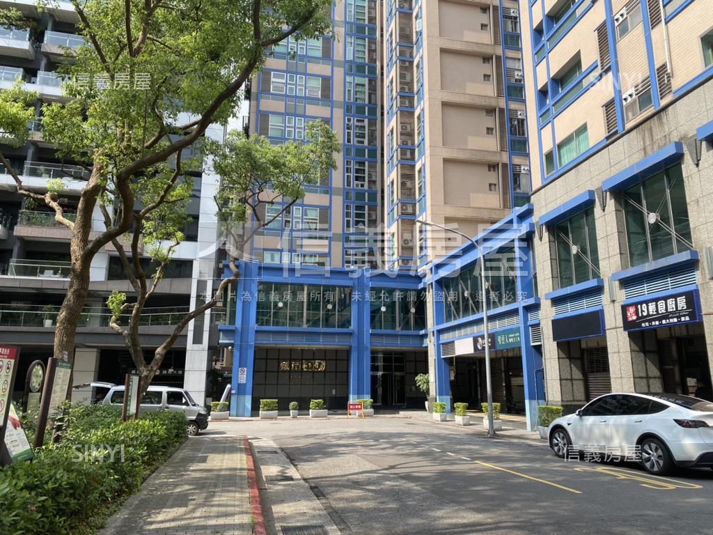 城市ＤＪ幸福挑高景觀房屋室內格局與周邊環境