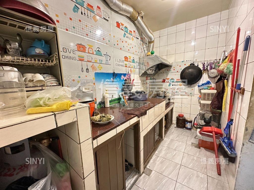 未來捷運～方便停車一樓房屋室內格局與周邊環境