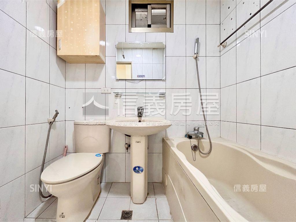 高樓神話低總採光兩房房屋室內格局與周邊環境