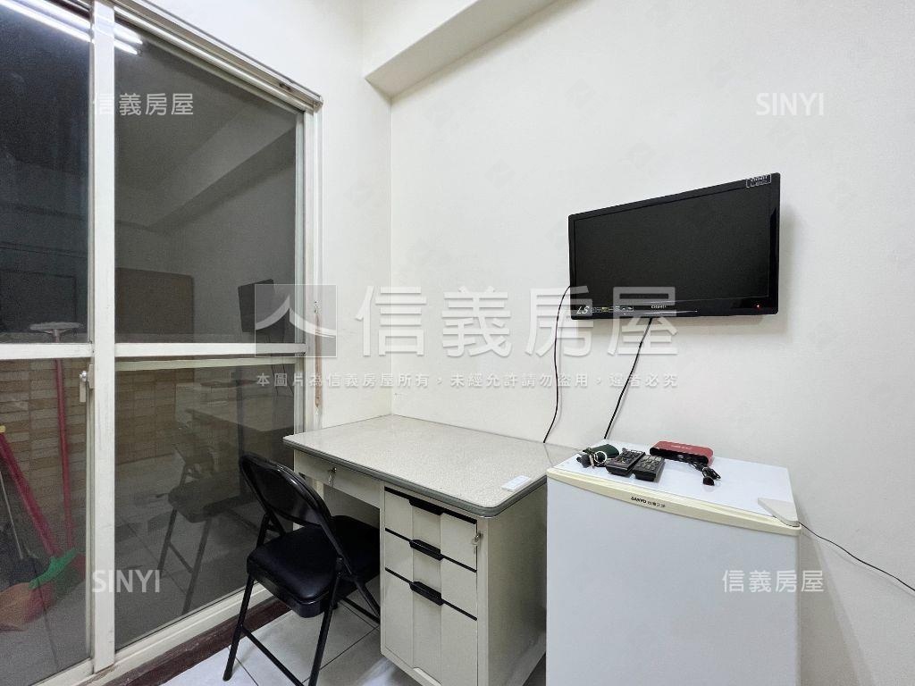 勤益三番街陽台大套房房屋室內格局與周邊環境