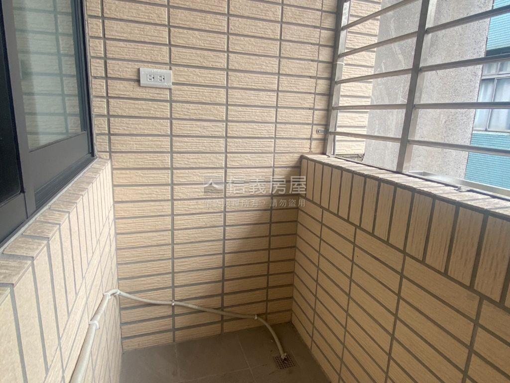 近台北橋低總好宅房屋室內格局與周邊環境