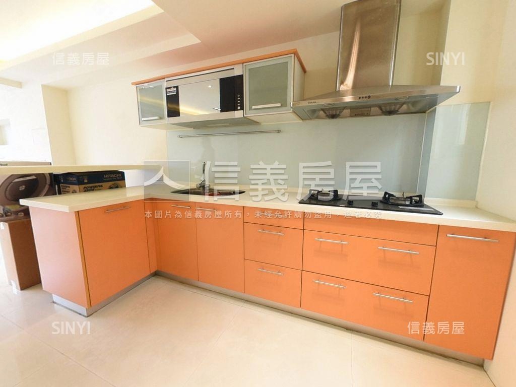 可介紹中美街質感透天房屋室內格局與周邊環境