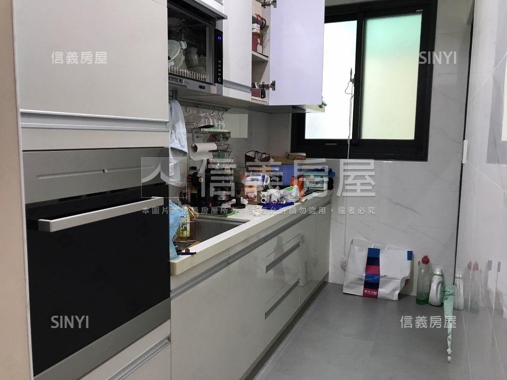 可介紹中美街質感透天房屋室內格局與周邊環境