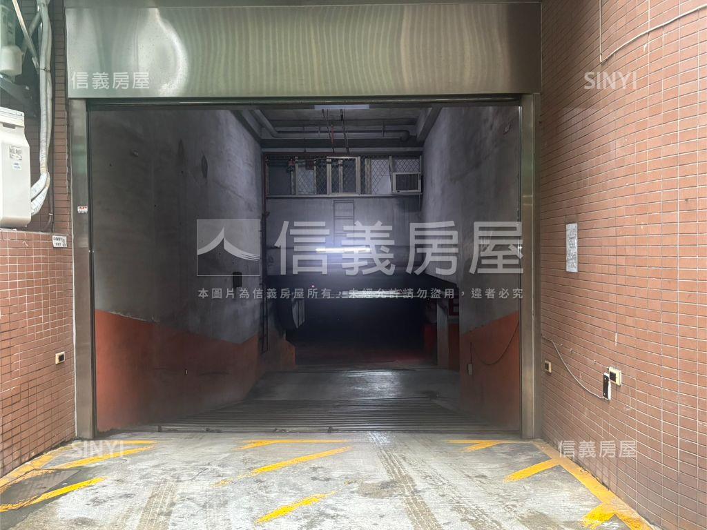 ２＋１房帶車位漂亮６樓房屋室內格局與周邊環境