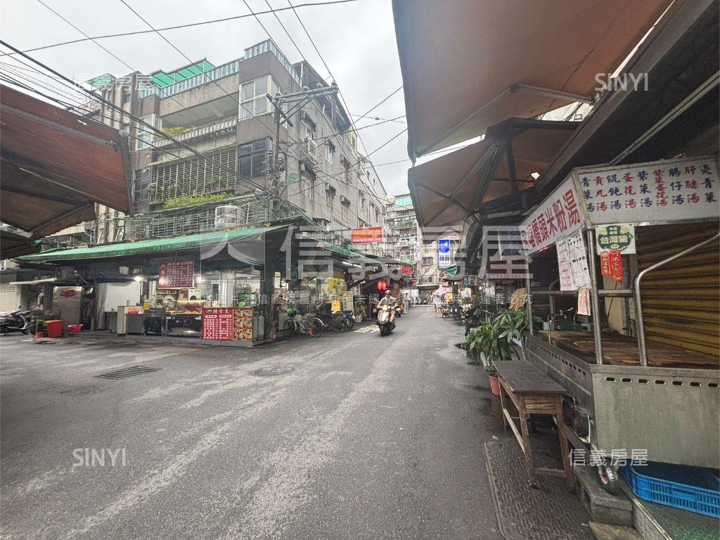 ２＋１房帶車位漂亮６樓房屋室內格局與周邊環境