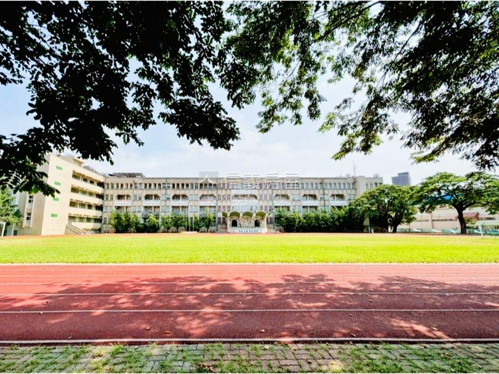 國泰頤河Ａ３棟四樓房屋室內格局與周邊環境