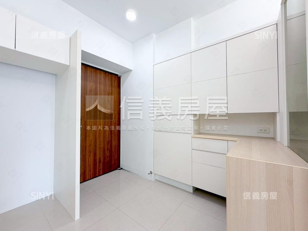 ＩＮＨ高樓質感美宅附平車房屋室內格局與周邊環境