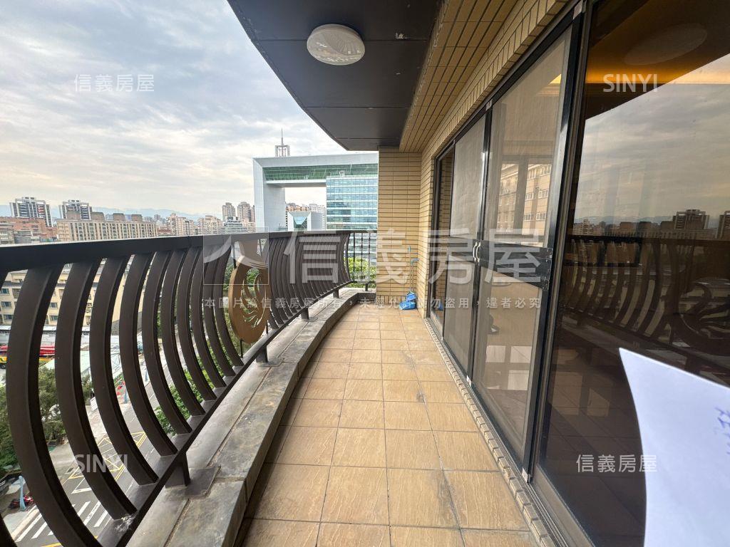 施華洛奇三面採光邊間四房房屋室內格局與周邊環境