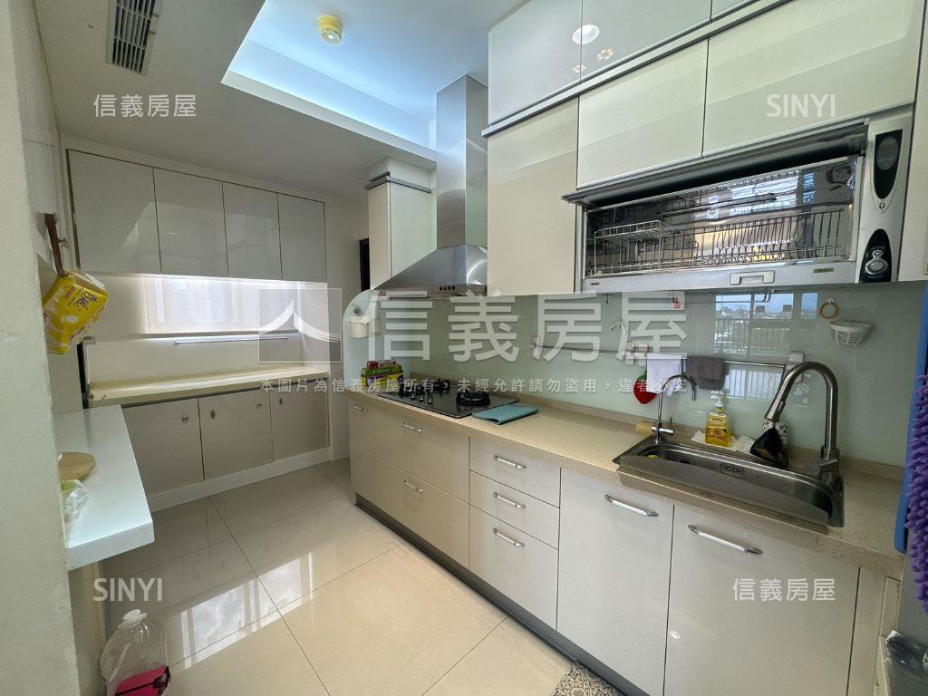 施華洛奇三面採光邊間四房房屋室內格局與周邊環境