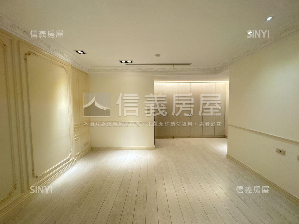 施華洛奇三面採光邊間四房房屋室內格局與周邊環境