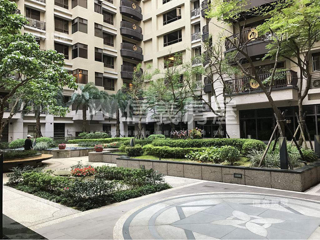 施華洛奇三面採光邊間四房房屋室內格局與周邊環境