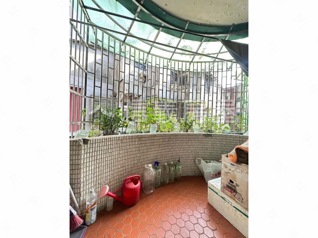 大坪林捷運低總價公寓三樓房屋室內格局與周邊環境