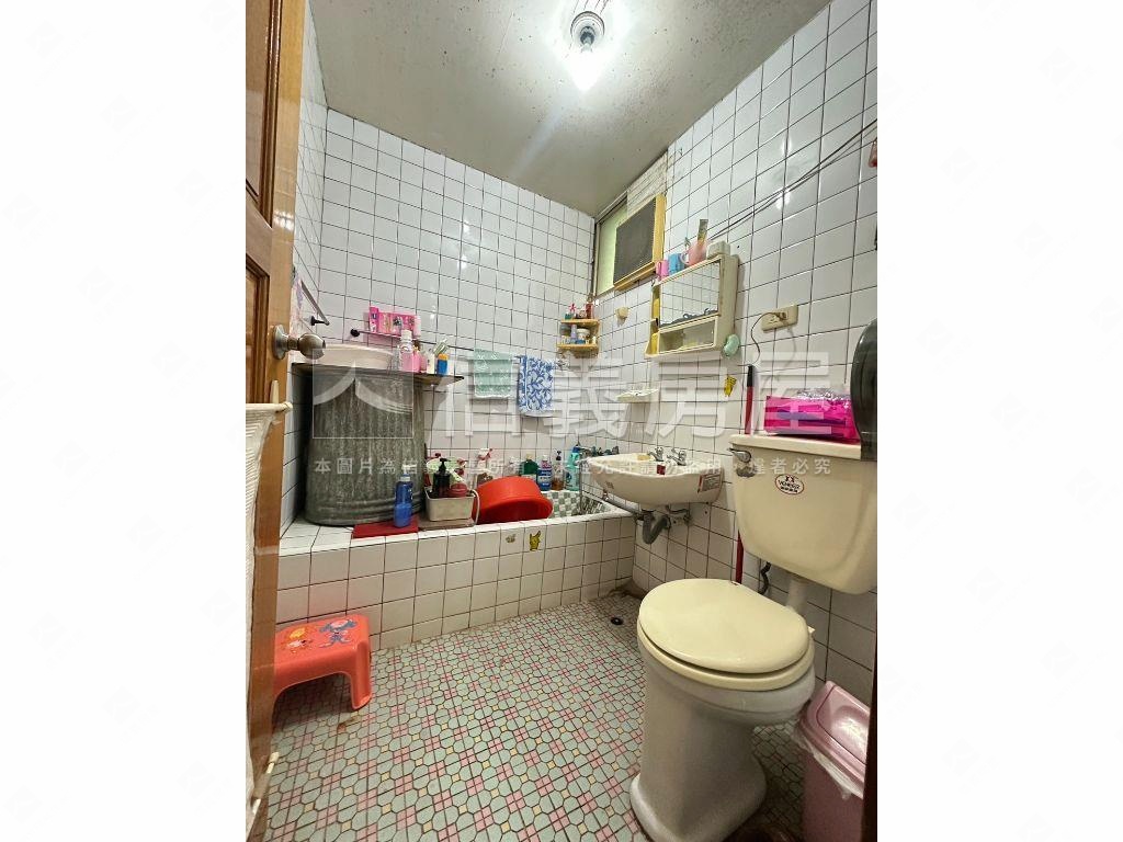 大坪林捷運低總價公寓三樓房屋室內格局與周邊環境