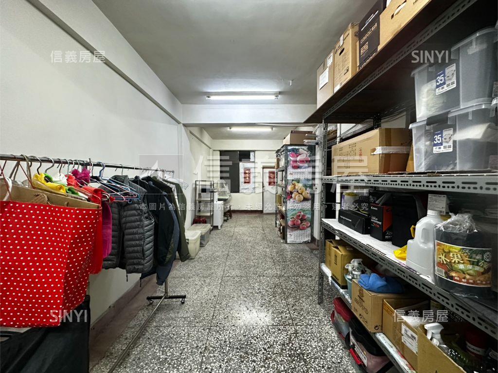 近巨城公寓一樓房屋室內格局與周邊環境