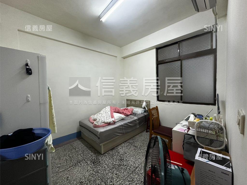 近巨城公寓一樓房屋室內格局與周邊環境