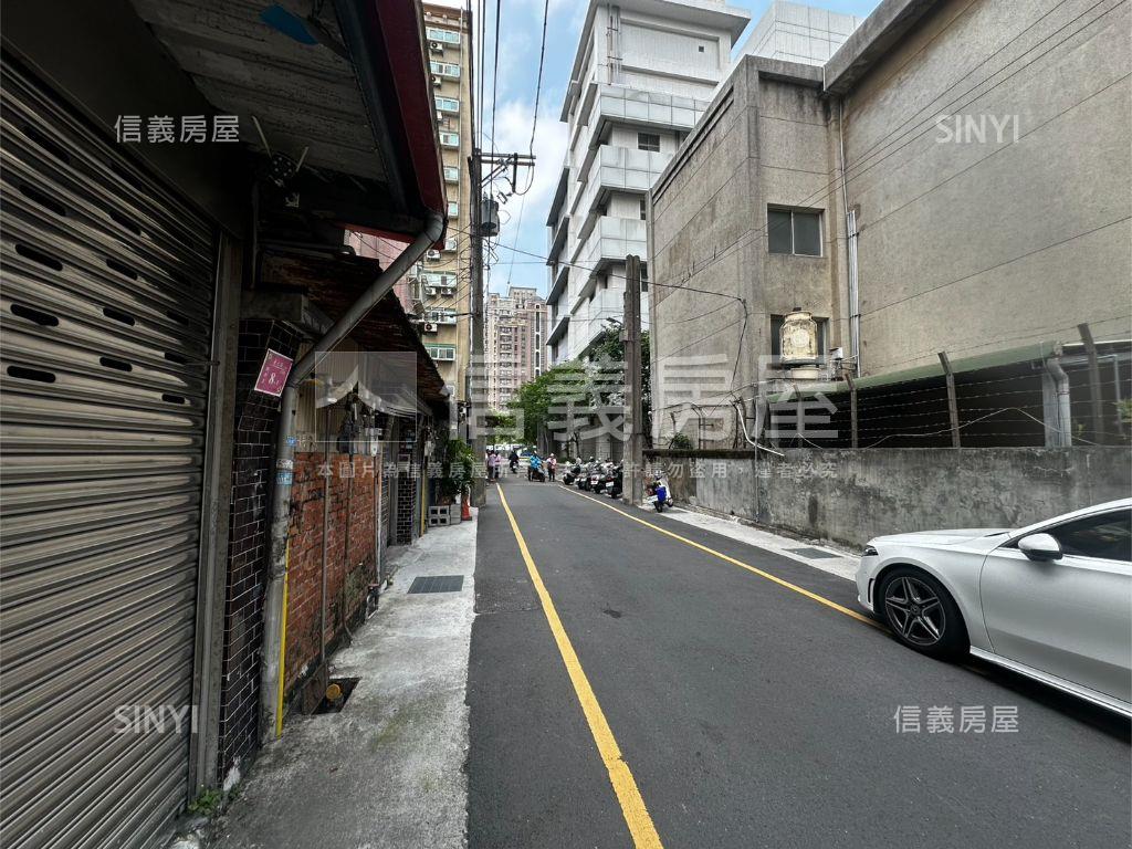 近巨城公寓一樓房屋室內格局與周邊環境