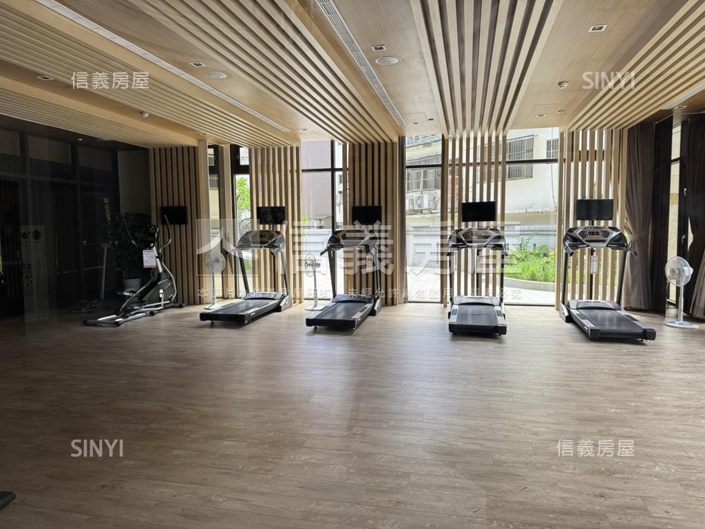 極上寓裝潢視野戶房屋室內格局與周邊環境