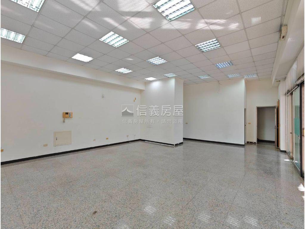 ∥台中風景線∥東區店面房屋室內格局與周邊環境
