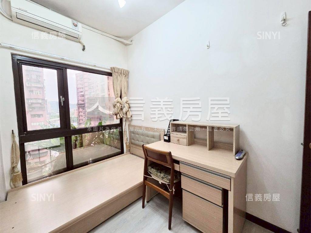 台北爵士麗緻臻品四房車位房屋室內格局與周邊環境