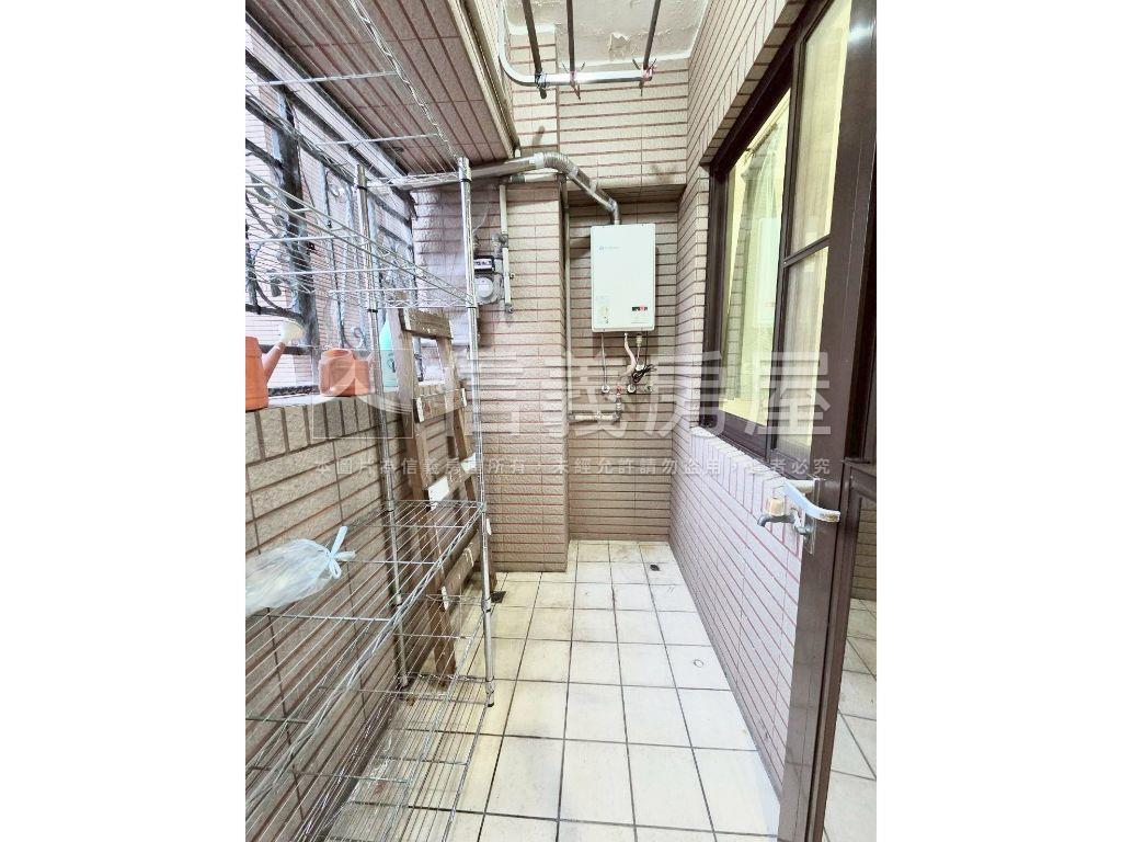台北爵士麗緻臻品四房車位房屋室內格局與周邊環境