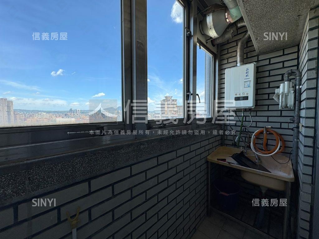 登峰名人高樓景觀房屋室內格局與周邊環境