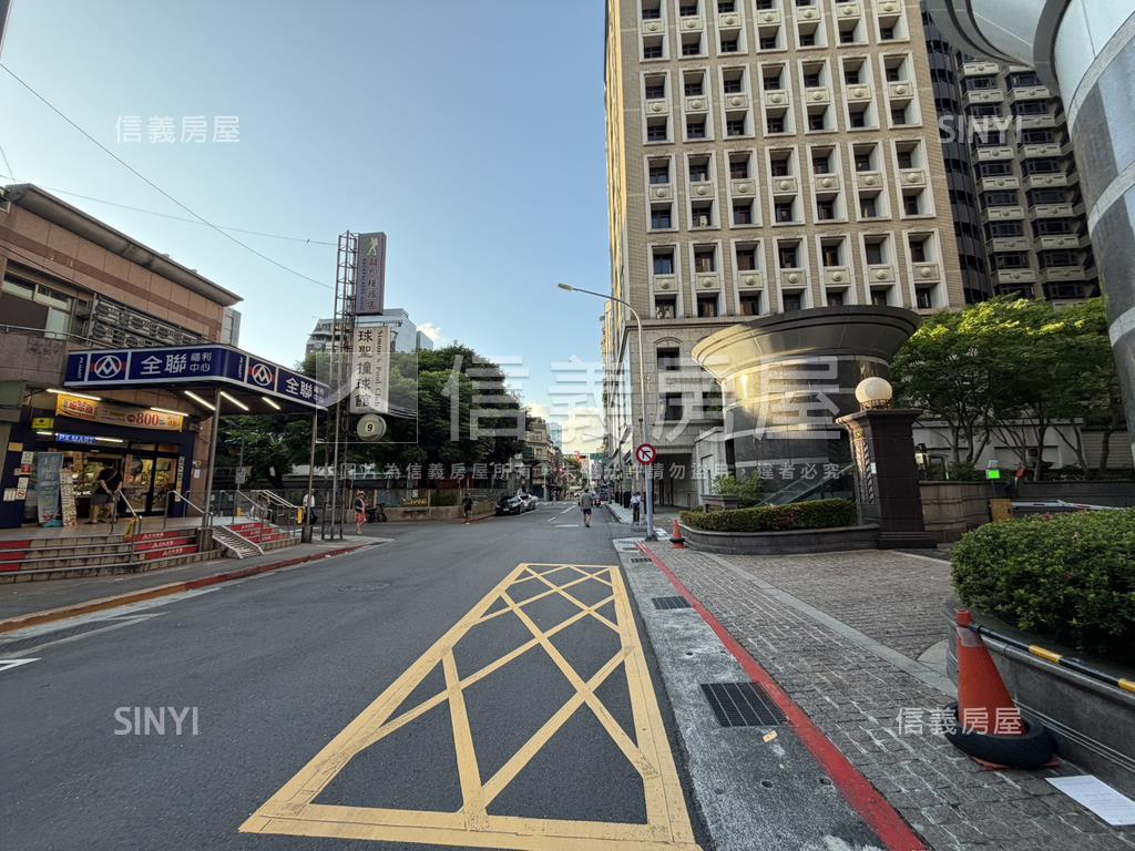 紫蘭園坡平大車位房屋室內格局與周邊環境
