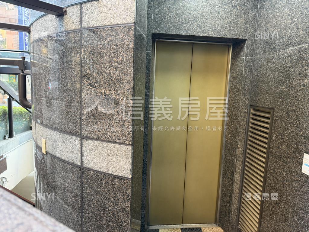 紫蘭園坡平大車位房屋室內格局與周邊環境