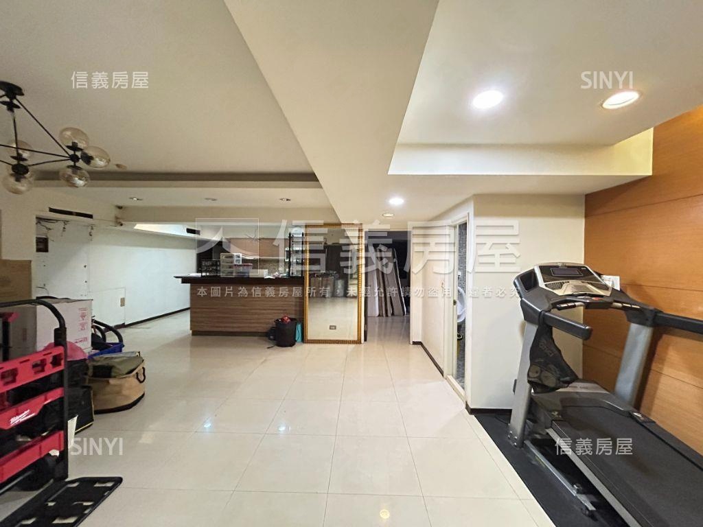 五期１１米大面寬臨路店面房屋室內格局與周邊環境